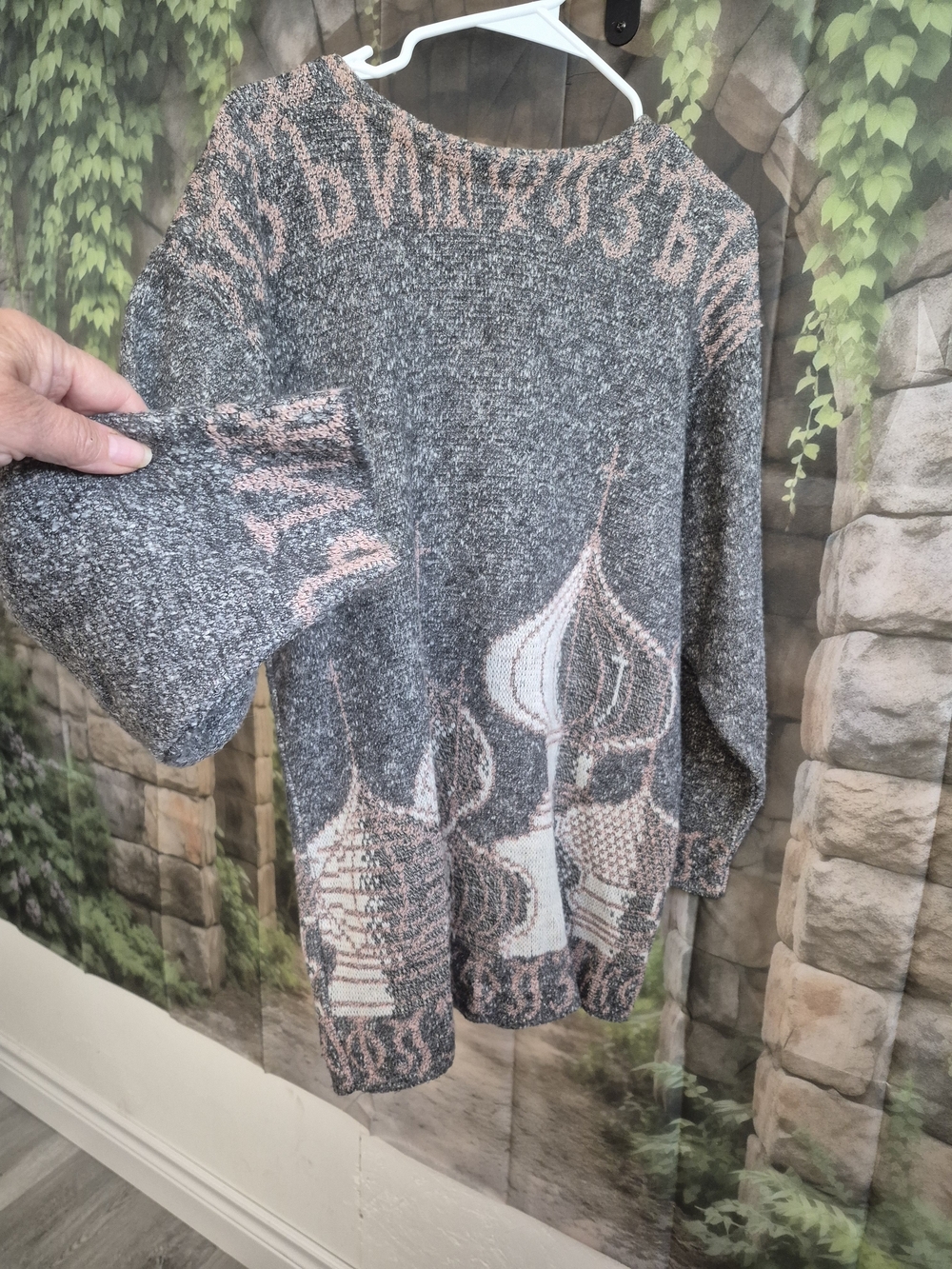 Vintage Mr.Jax Gray Sweater with  Architectural Motif Like New - Picture 2 of 6